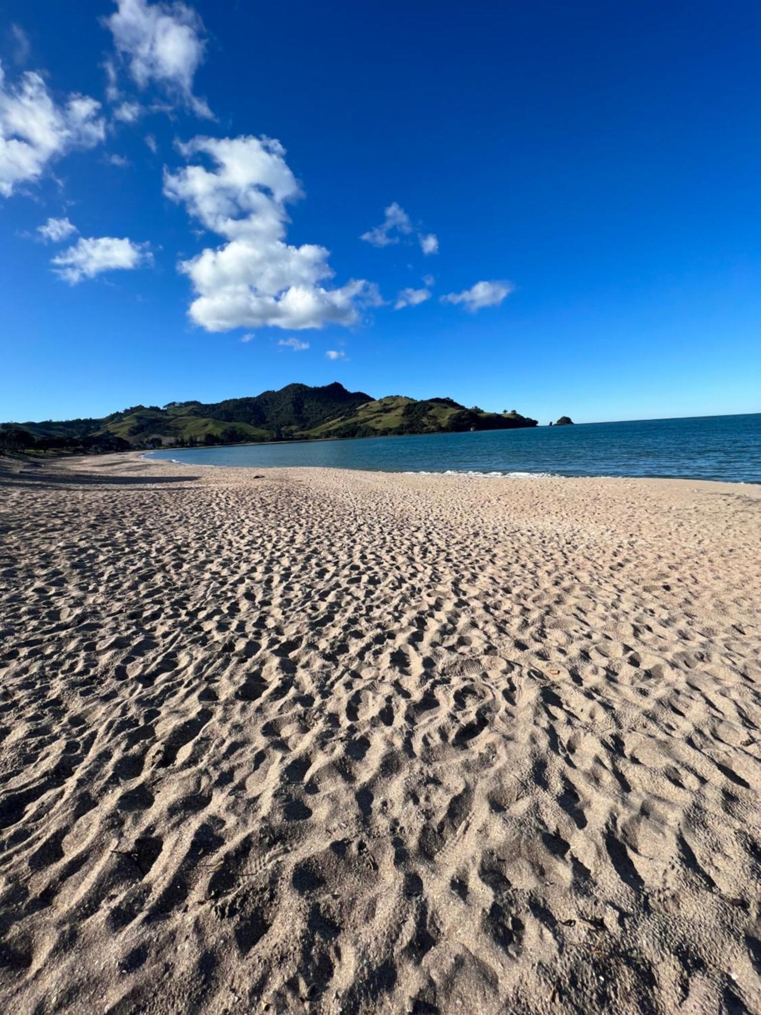 Private by the beach Hotel Whitianga Buitenkant foto